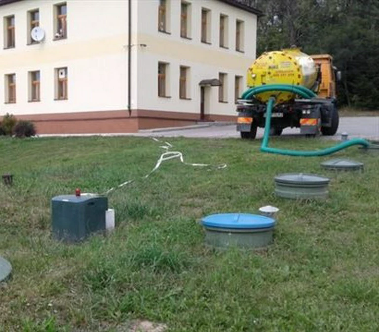 Studzienki i&nbsp;szambiarka